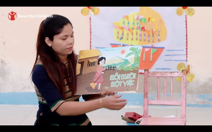 Tiết 04: Chủ đề Ngành nghề - Làm quen văn học, đọc truyện tương tác “Mỗi người một việc”